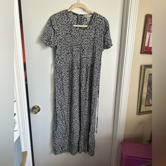 Christopher & Banks Rayon Black and White Floral Midi Dress size 6 - Picture 5 of 5